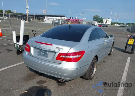 2010 Mercedes-Benz E 350 из США, поврежденный, VIN WDDKJ5GB9AF025560